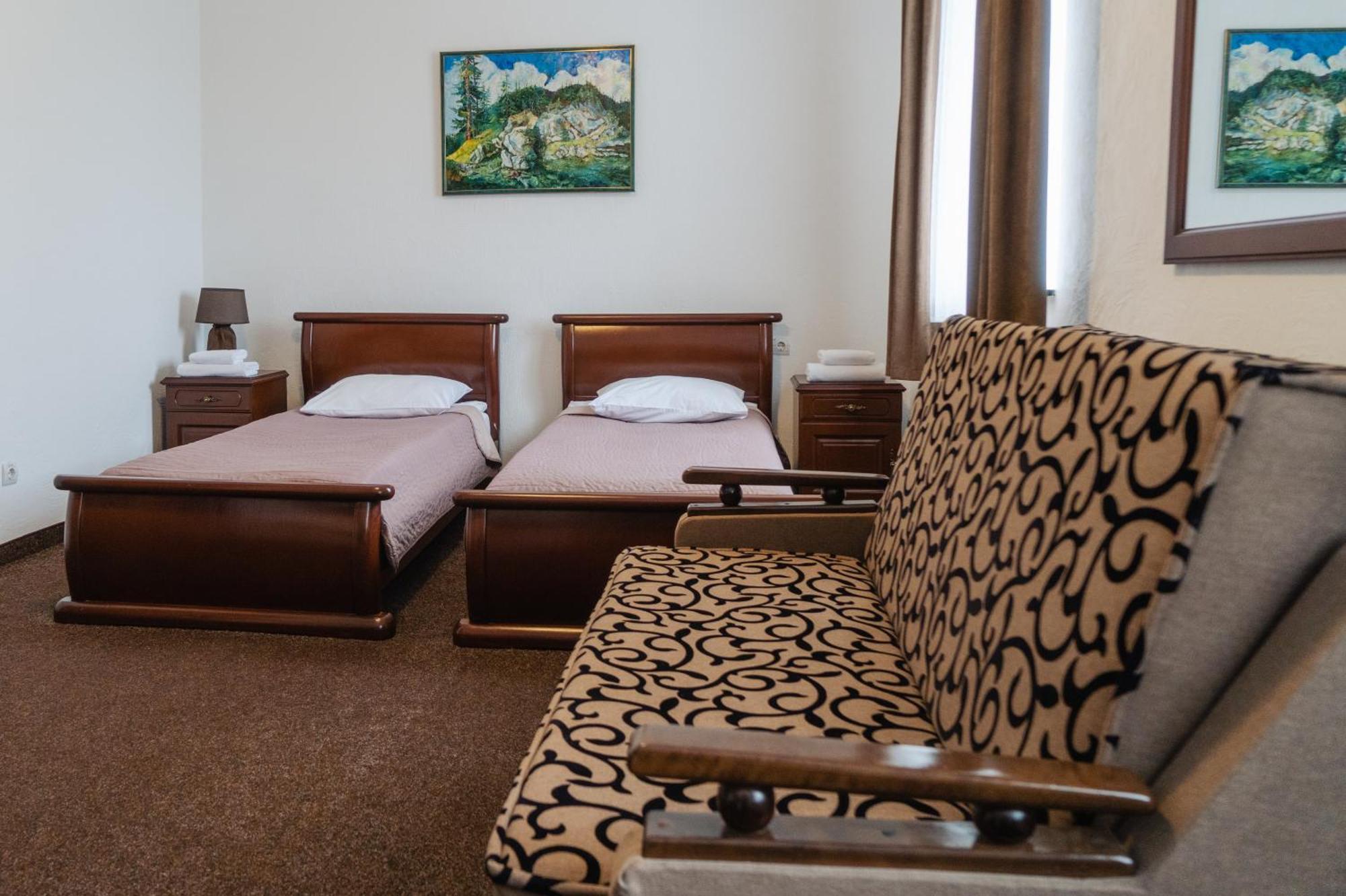 Hotel Lubych Brody Exterior photo